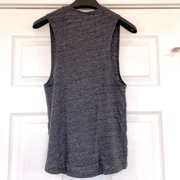 Fun summer tank!  Size small - Picture 2 of 3